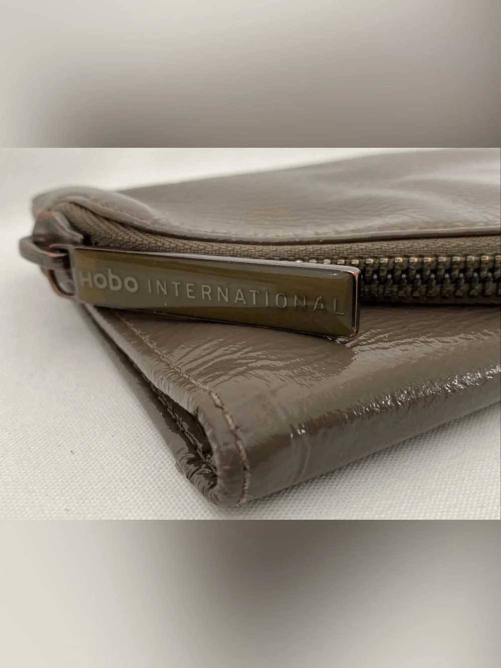 Hobo International GLAZED TAUPE LEATHER CLUTCH WALLET BAG Purse VGC